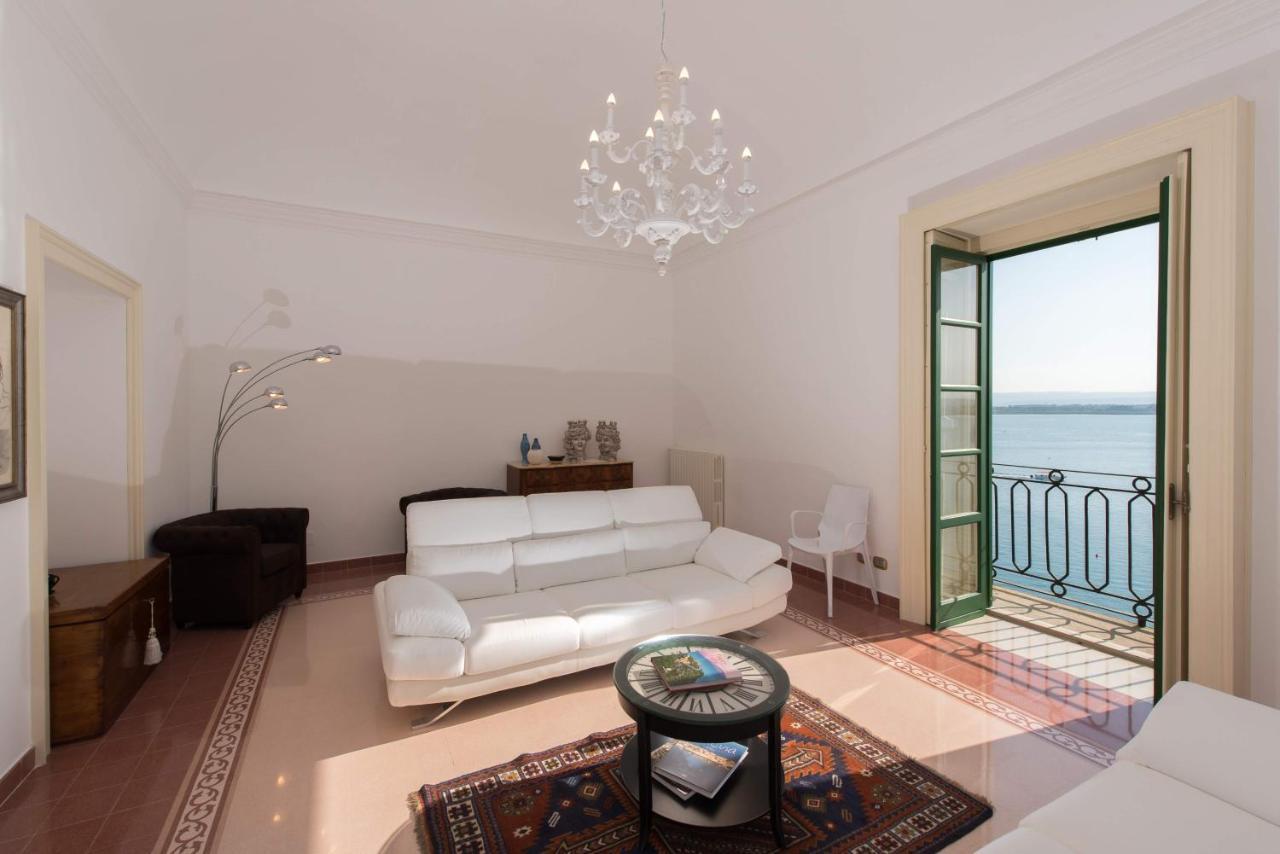 Duomo Seaside Deluxe Apartment By Ortigia Apartments Syracuse Exterior photo