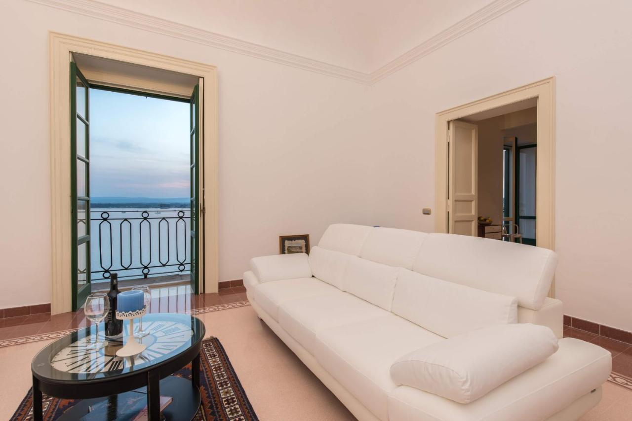 Duomo Seaside Deluxe Apartment By Ortigia Apartments Syracuse Exterior photo